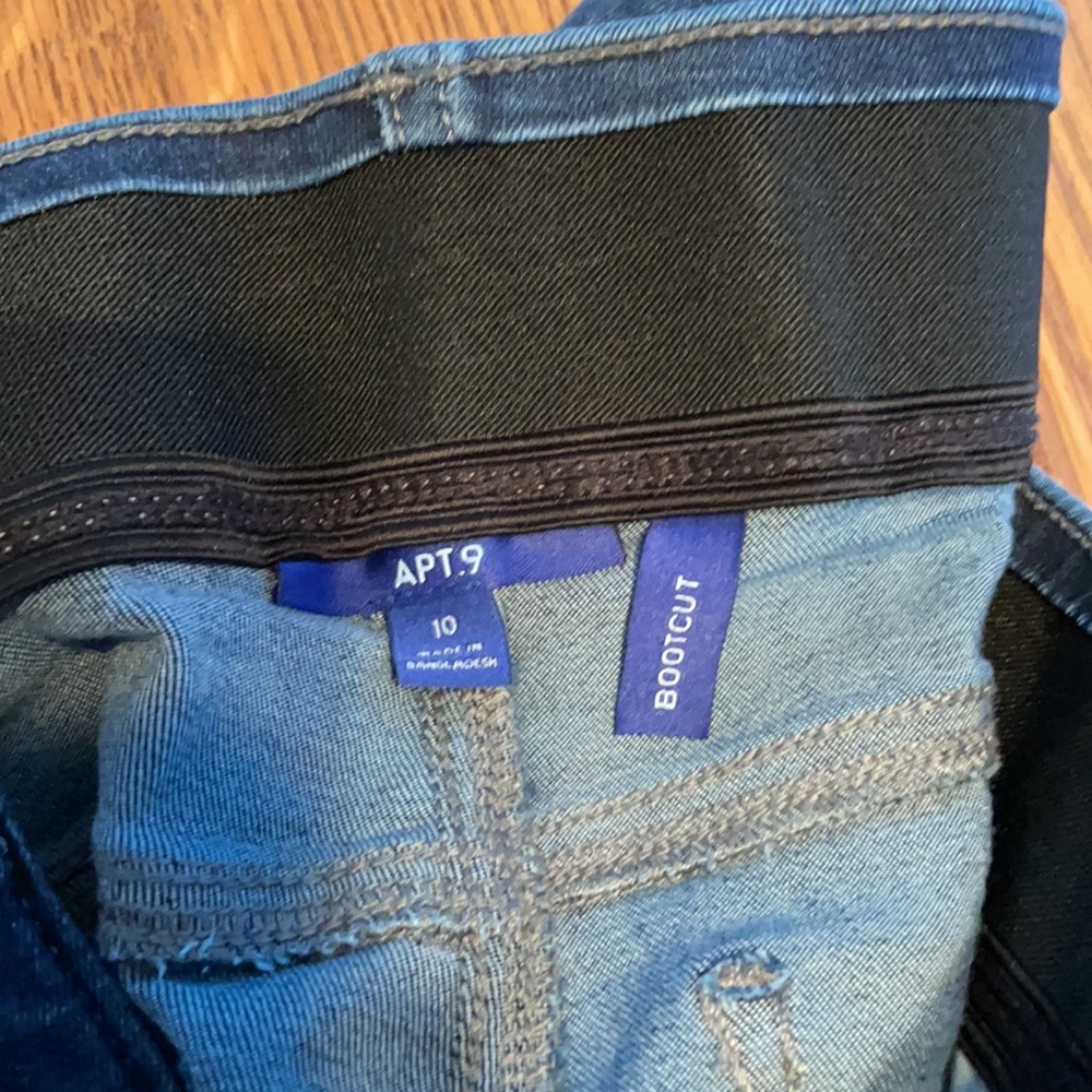 Name brand bundle of jeans - Picture 3 of 5